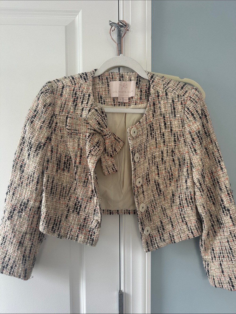 Gal Meets Glam Beige Tweed Cropped Jacket with Bow Accent Size 2